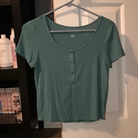 American Eagle Outfitters Tops - American Eagle cropped top